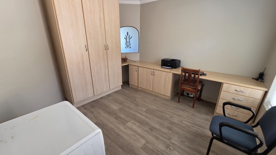 3 Bedroom Property for Sale in Seemeeu Park Western Cape